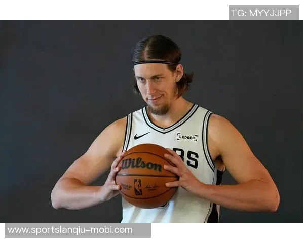 马刺队在漫长常规赛中需强化内线以应对挑战与压力